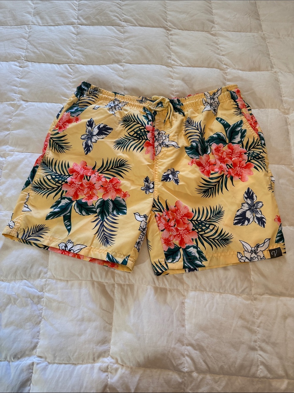 Vertical Sport Mens Size L Yellow Tropical Floral Swim Trunks Drawstring Pockets